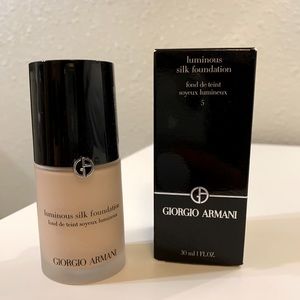 Giorgio Armani Luminous Silk Foundation